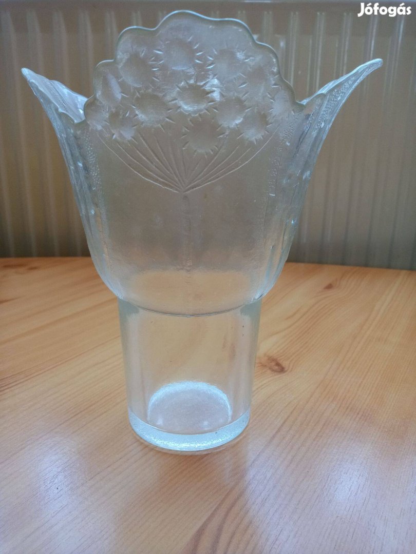 Eladó vastag falú üveg váza!