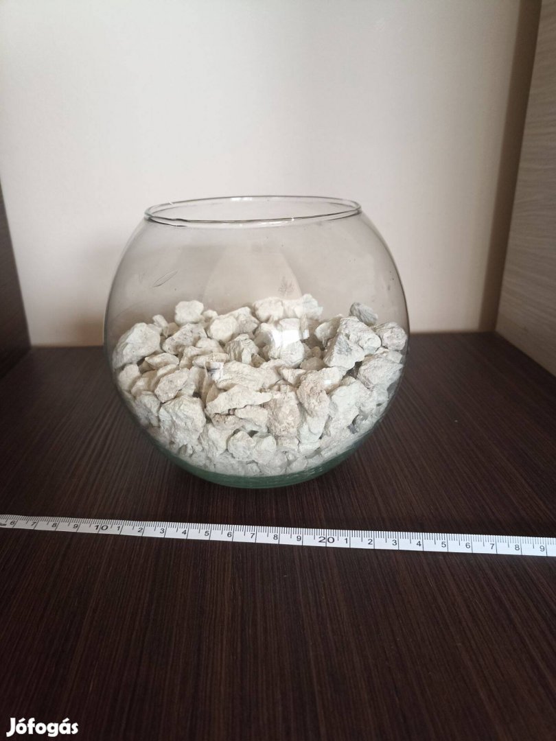 Eladó váza, virágcserép, kaspó, dísztárgy