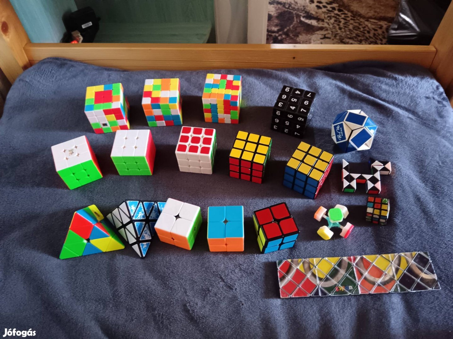 Eladó verseny rubik kockák 16db