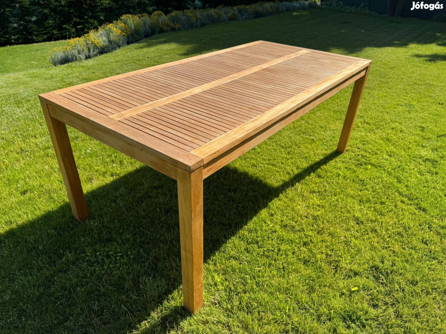 Eladó vízálló teak fa 180 cm kerti asztal Féláron!