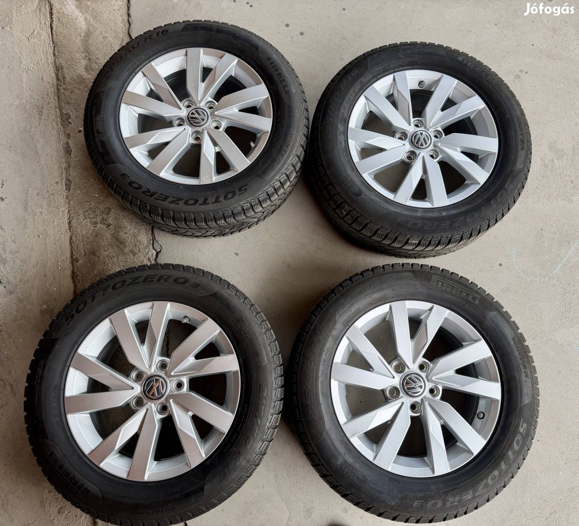 Eladó vw gyári Passat alufelni teli gumival 