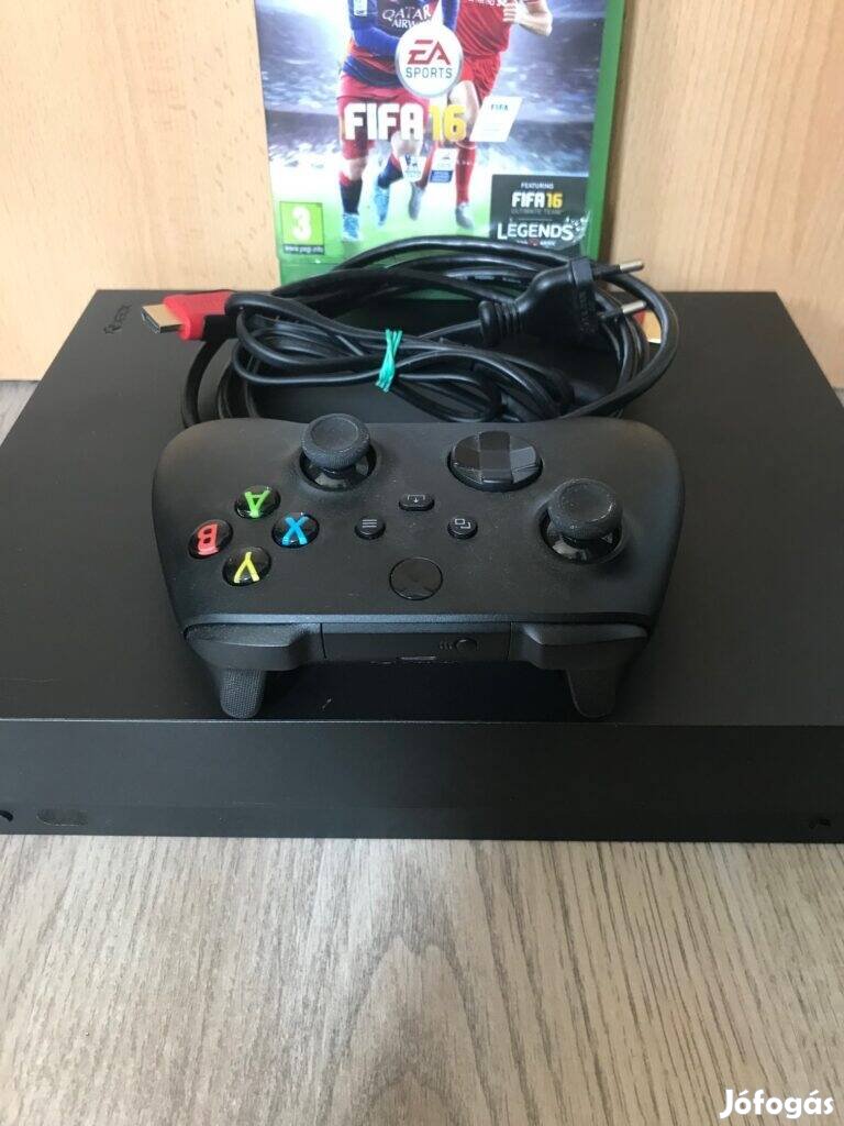 Eladó xbox series x. 