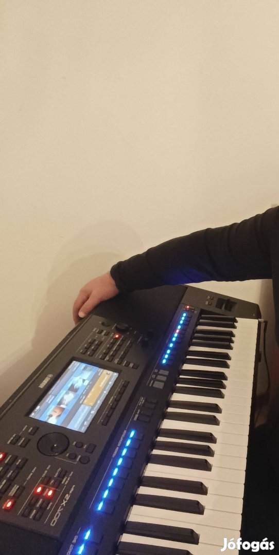 Eladó yamaha psr sx 700