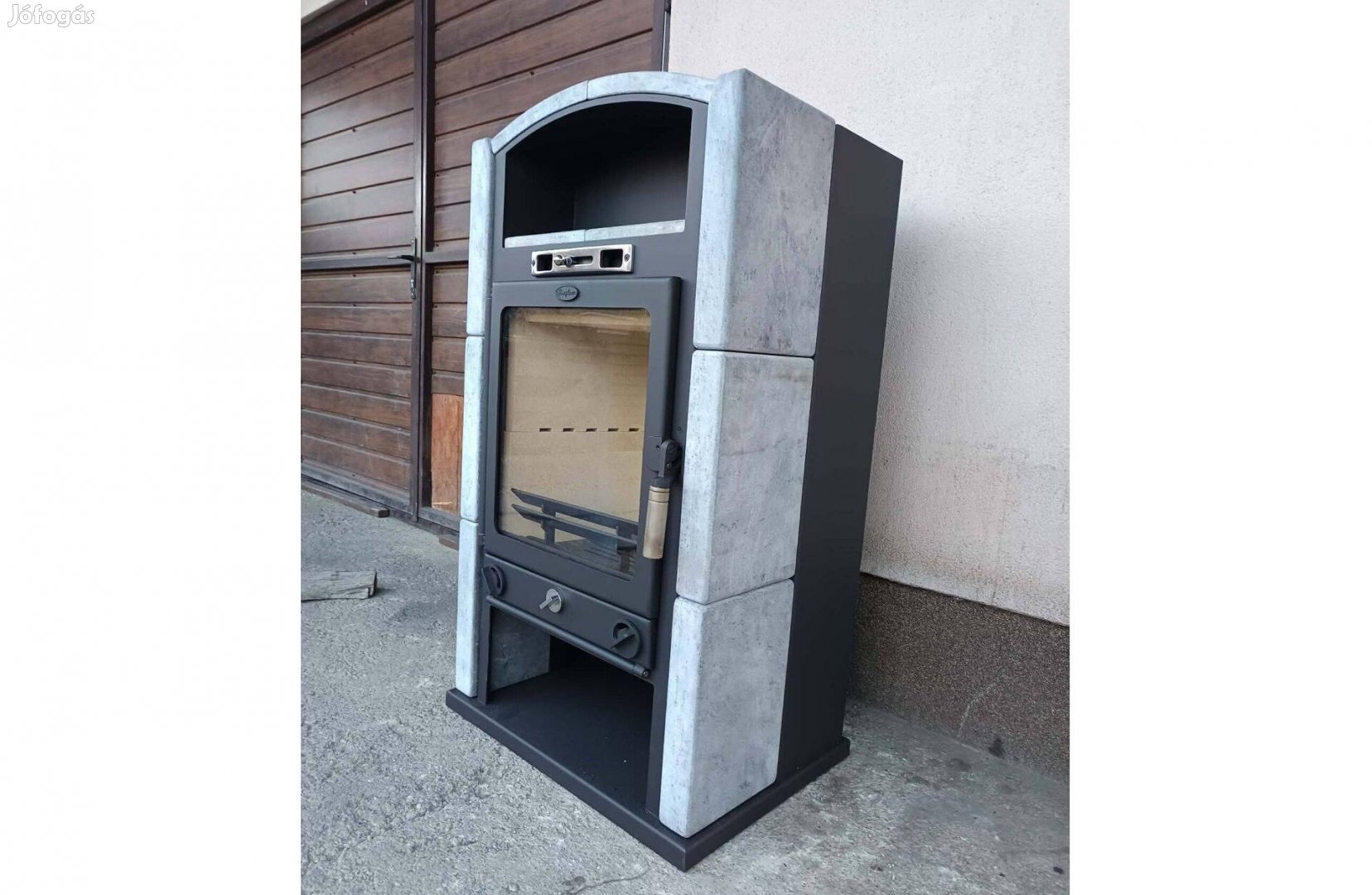 Eladó zsírköves kandallókályha