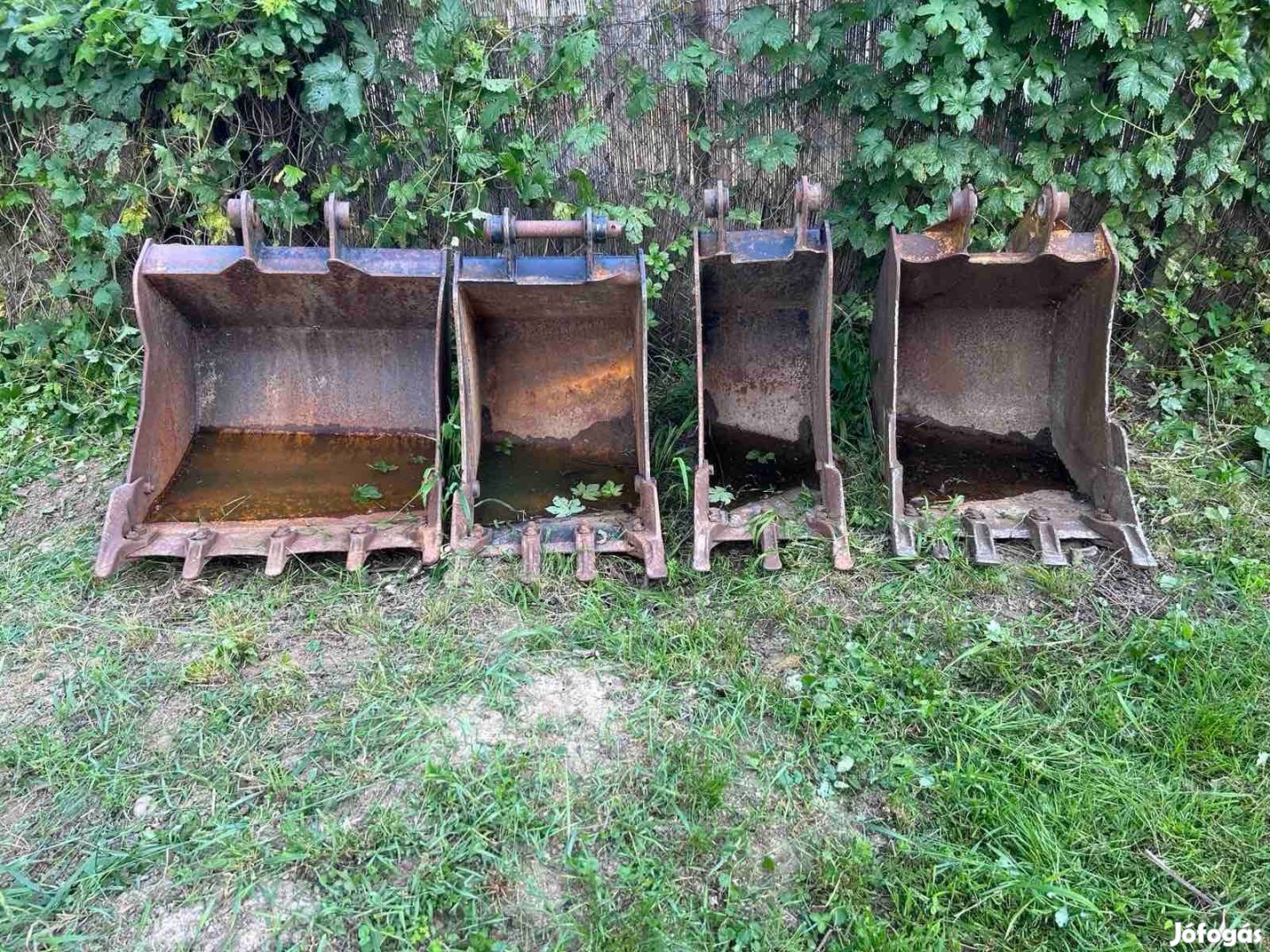 Eladóak használt JCB 3XC Homlokrakodó Kanalak Most kedvező áron