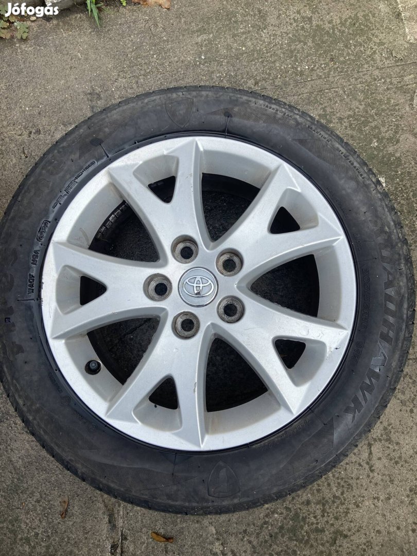 Eladóvá vált 4db Toyota alufelni gumival 16-os méret 205/55R16 