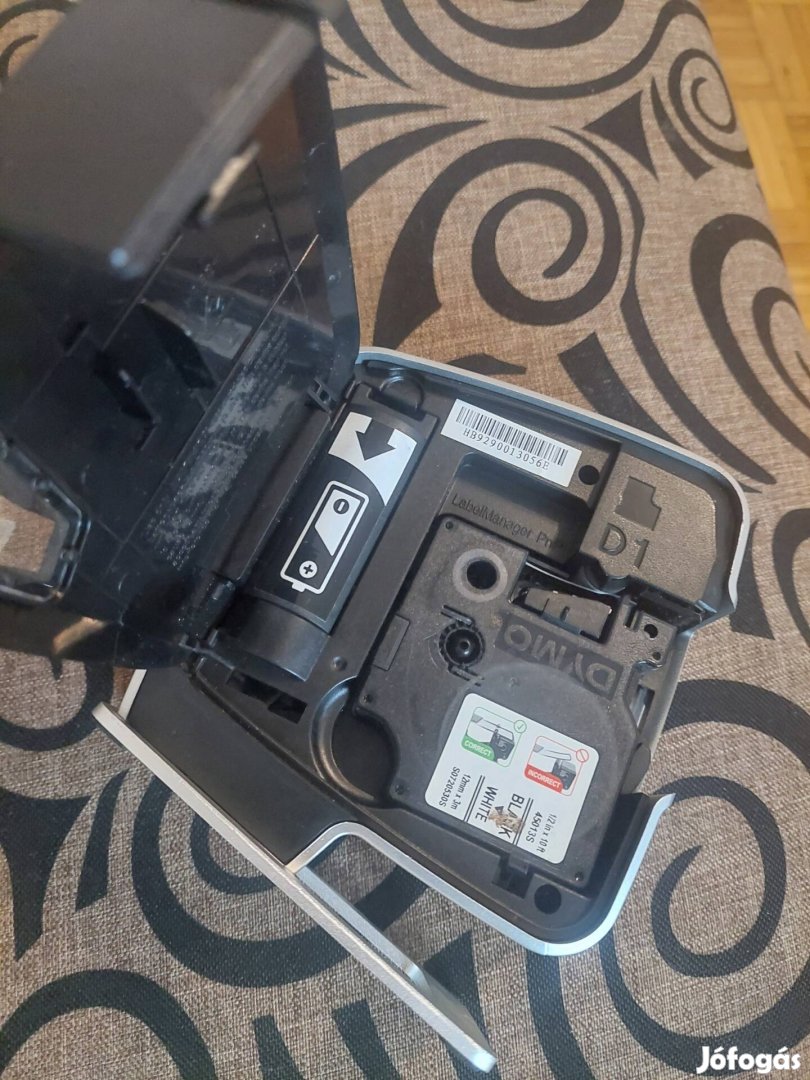 Eladóvá vált a képen látható irodai új Cimkéző.