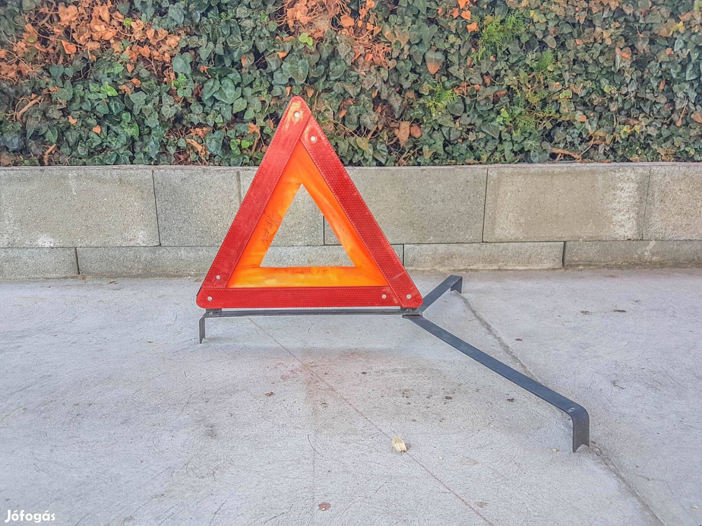 Elakadás jelző háromszög