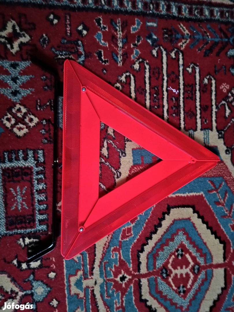 Elakadás jelző háromszög 