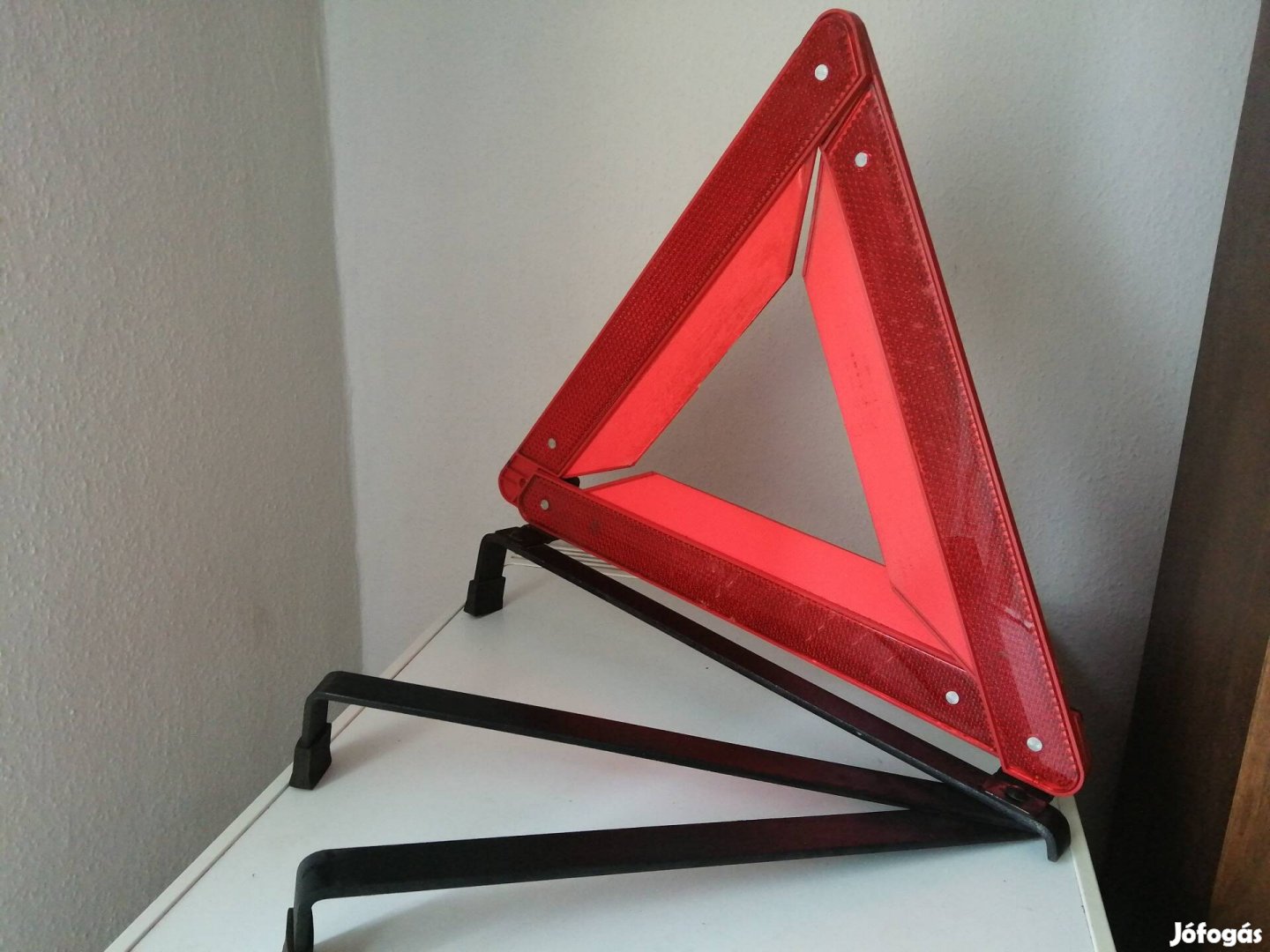 Elakadast jelző háromszög újszerű állapotban lévő 