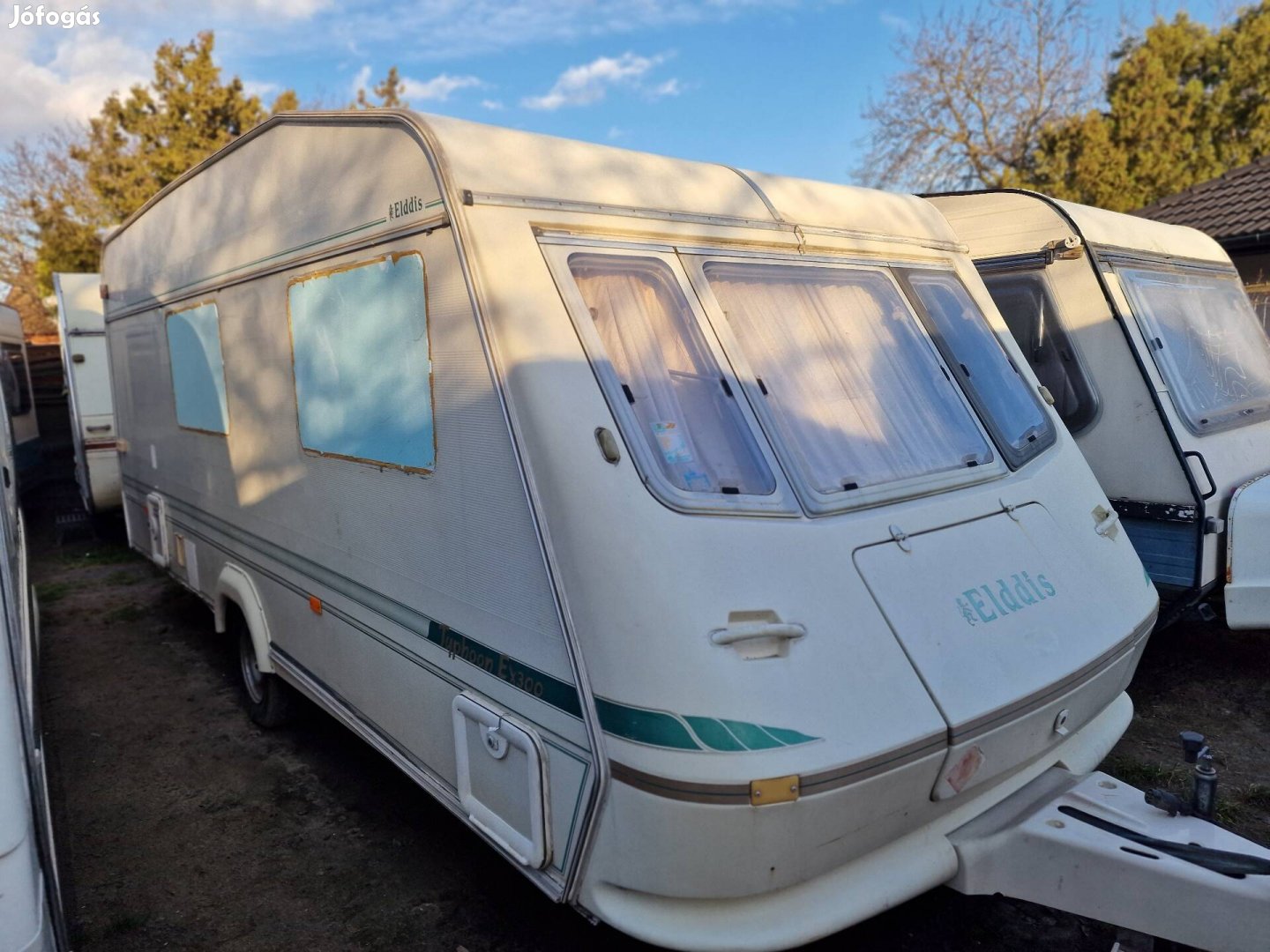 Elddis 560 lakokocsi telepitesre hianyos de hasznalhatoan
