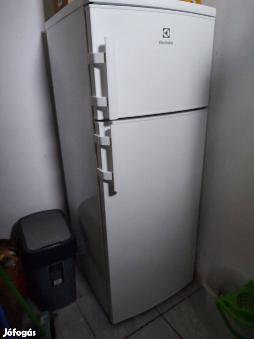 Electrolux EJ2302AOW2 Hűtőszekrény Felülfagyasztós