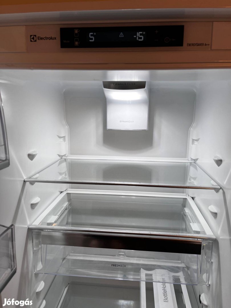 Electrolux beépíthető hűtő A++