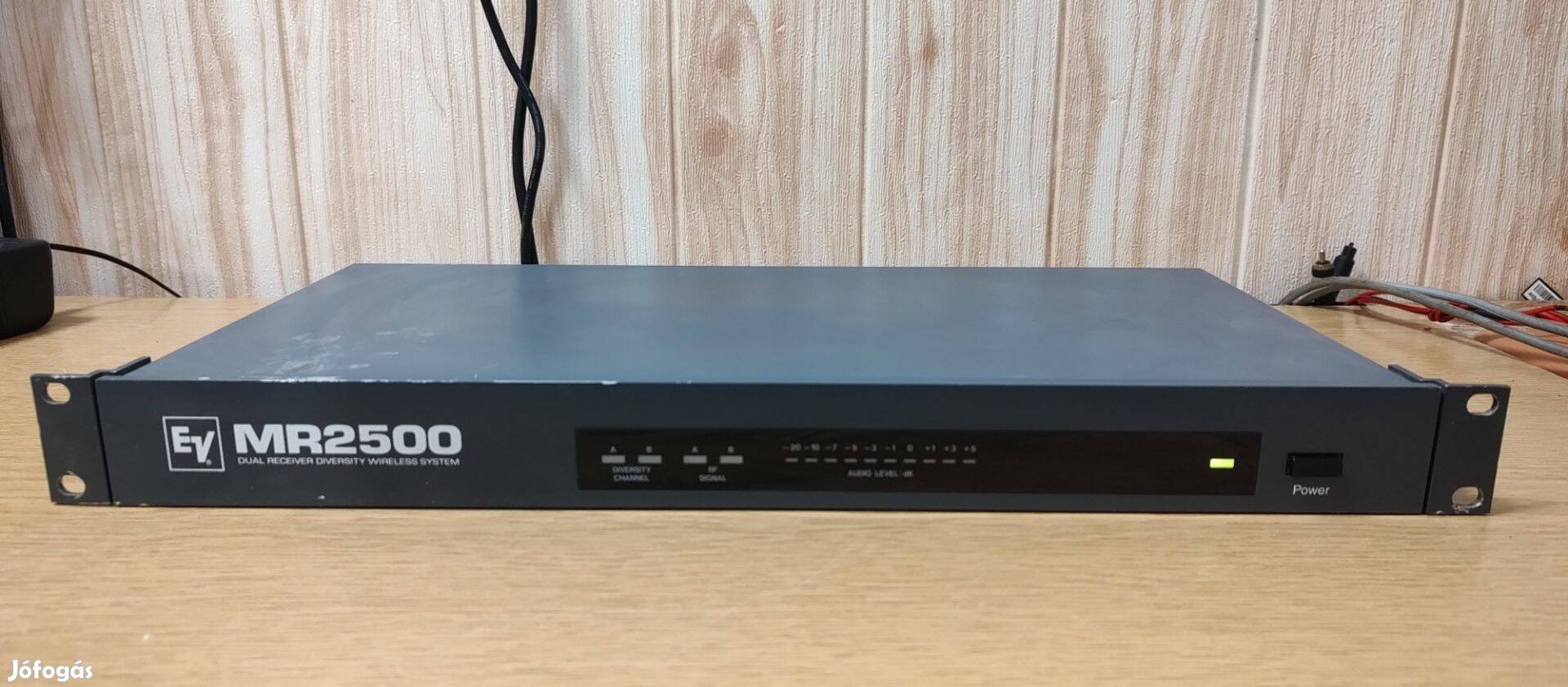 Electrovoice MR2500 vezeték nélküli vevőegység