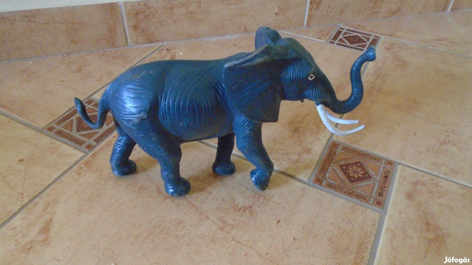 Elefánt figura - szürke színű, nagyobb méretű - jó állapotú