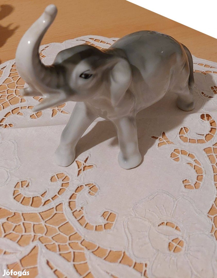 Elefánt figura, porcelán