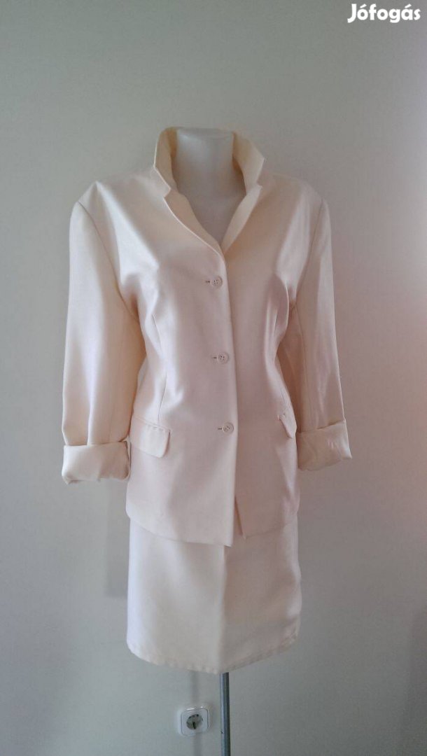 Elegáns Cuki Barack Színű Kis Kosztüm Méret 4446 - XL Kód