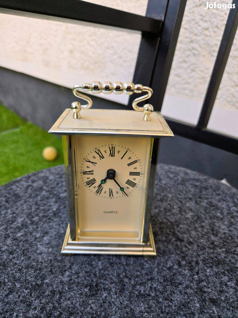 Elegáns Ezüst Tónusú Kvarc Asztali Óra Útióra