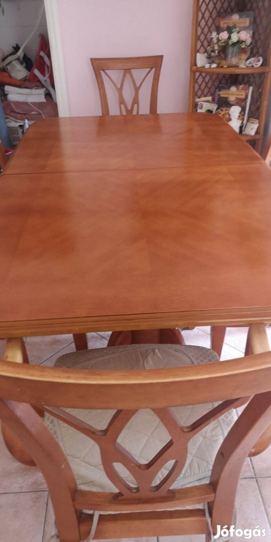Elegáns Indonéz fa étkező garnítúra nagyon jo állapotban eladó