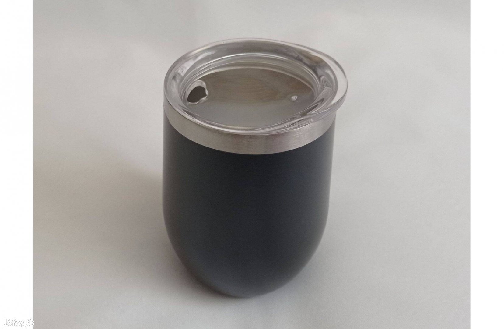 Elegáns, duplafalú fekete to-go acélpohár Űrtartalom 380 ml