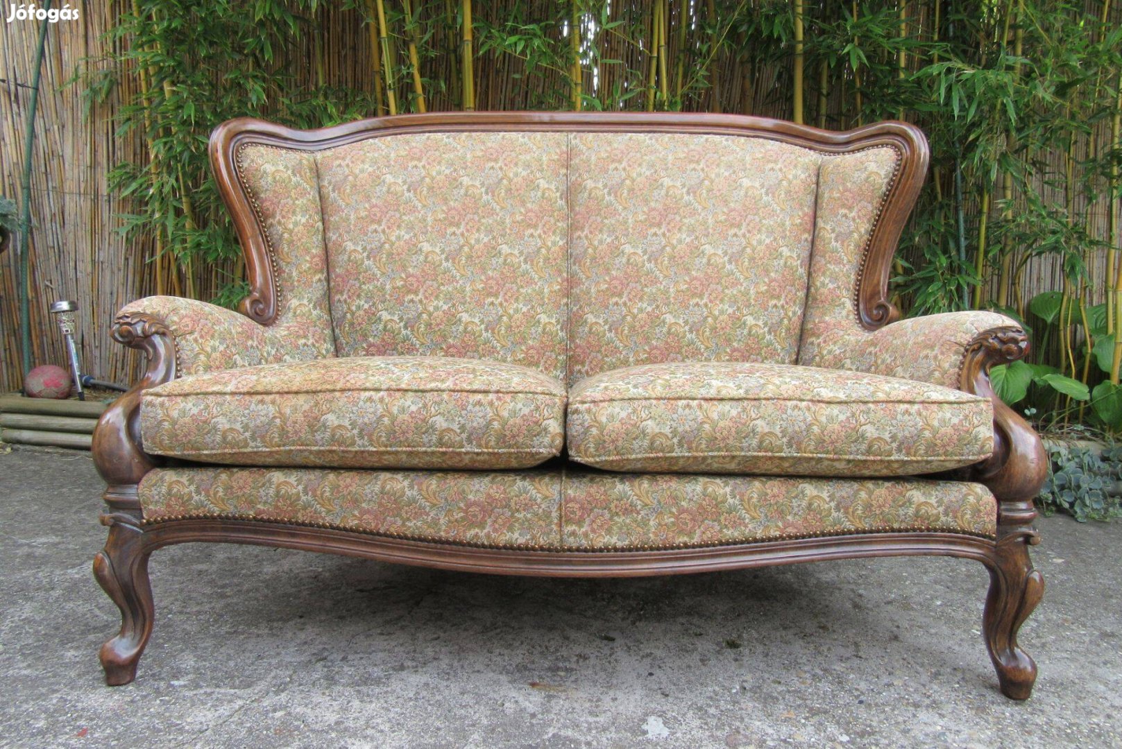 Elegáns chippendale kanapé 150 cm széles