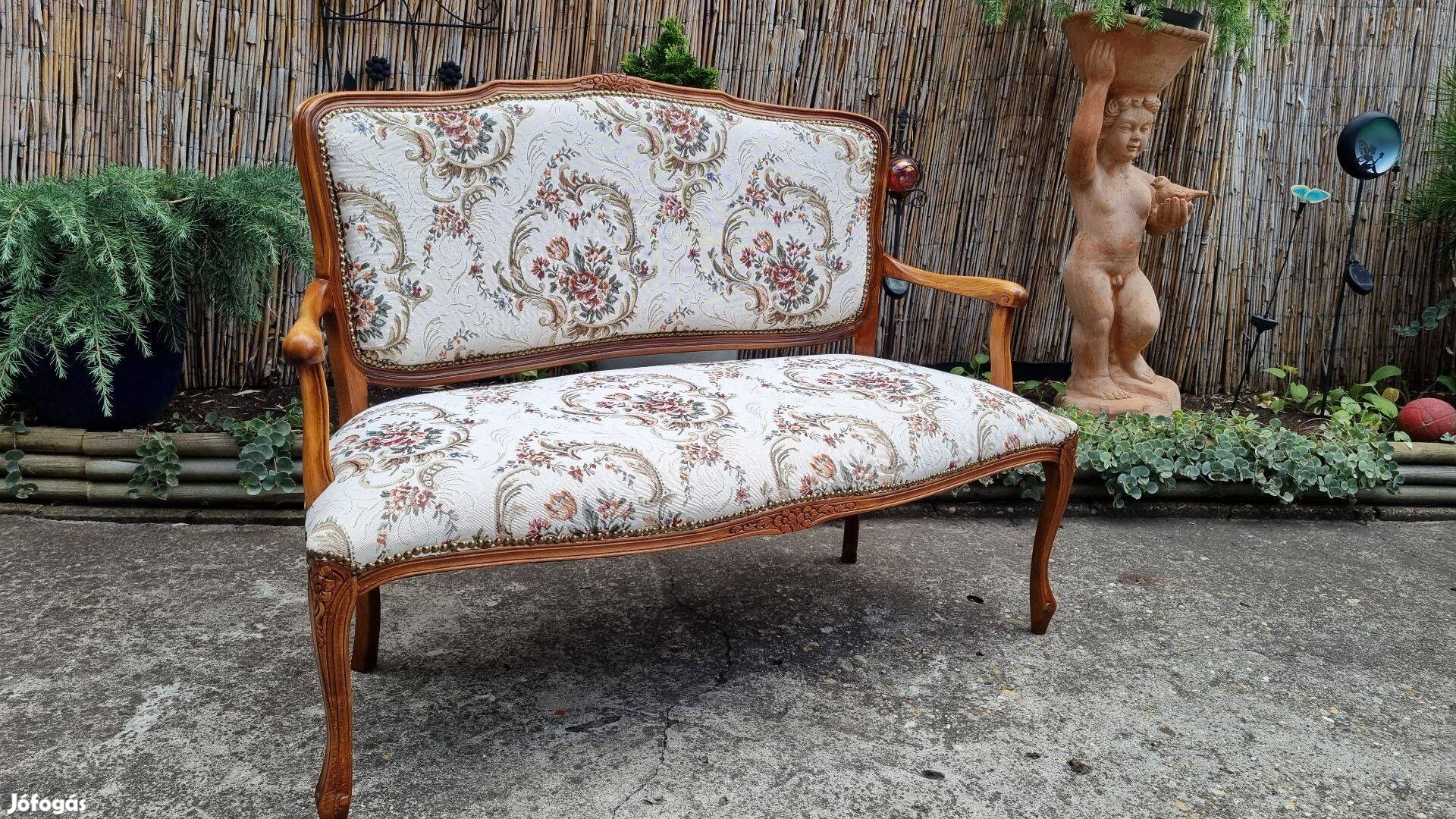 Elegáns chippendale kanapé-pad 120 cm széles