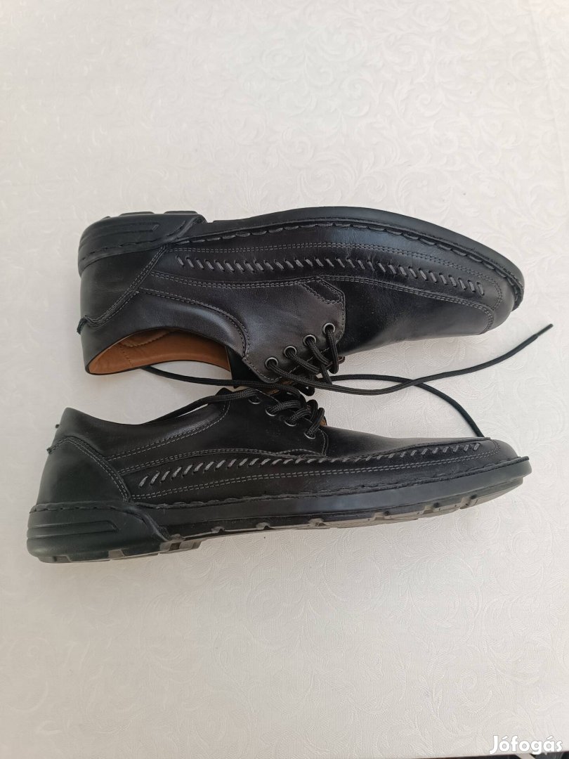 Elegáns fekete cipő