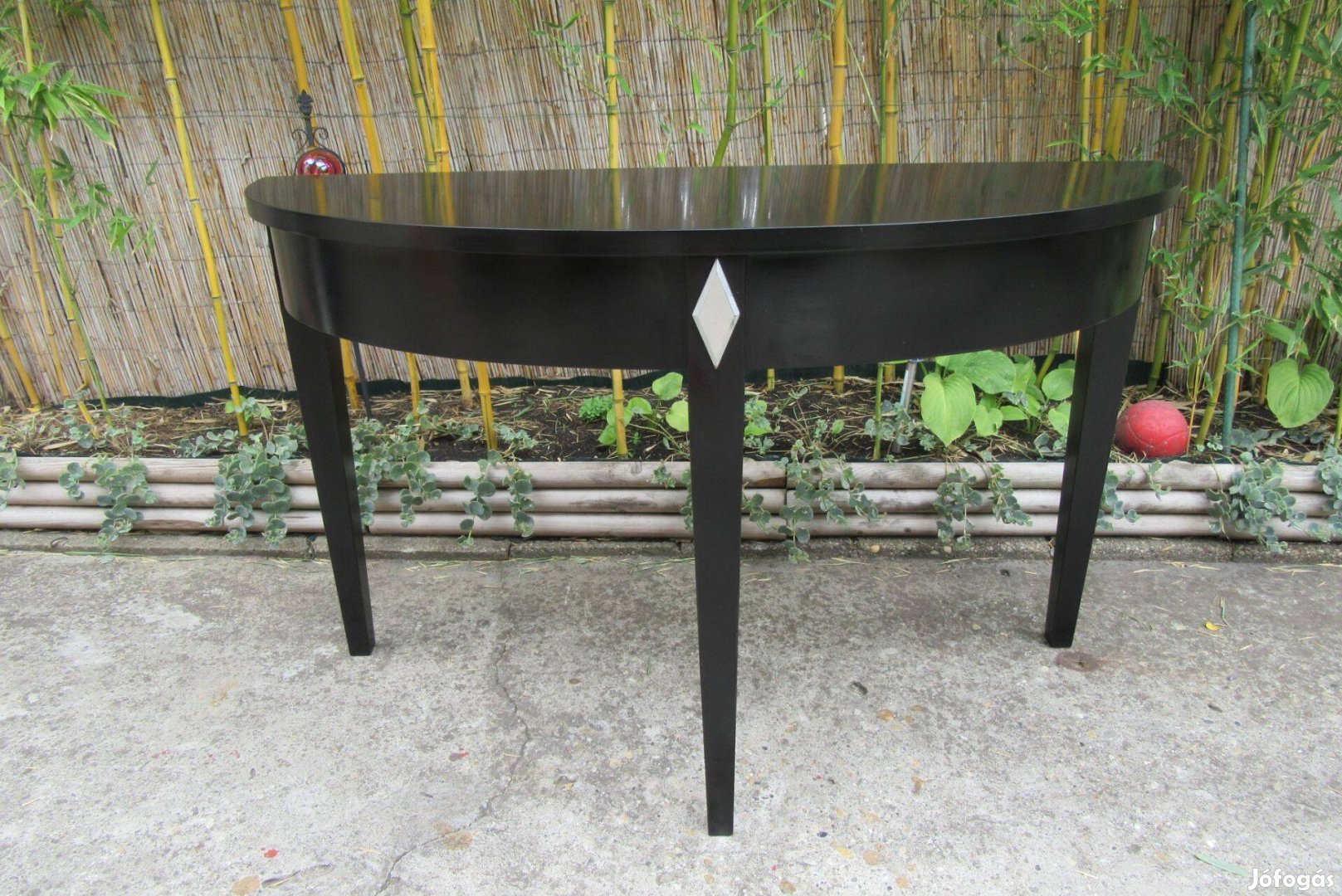 Elegáns fekete konzol-asztal 120 cm széles