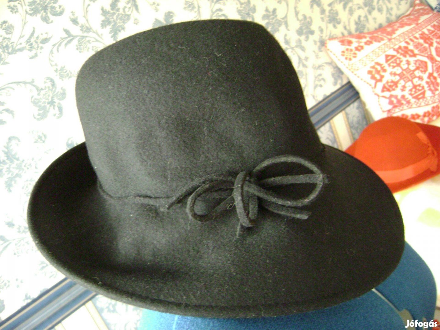 Elegáns fekete női kalap 58 cm