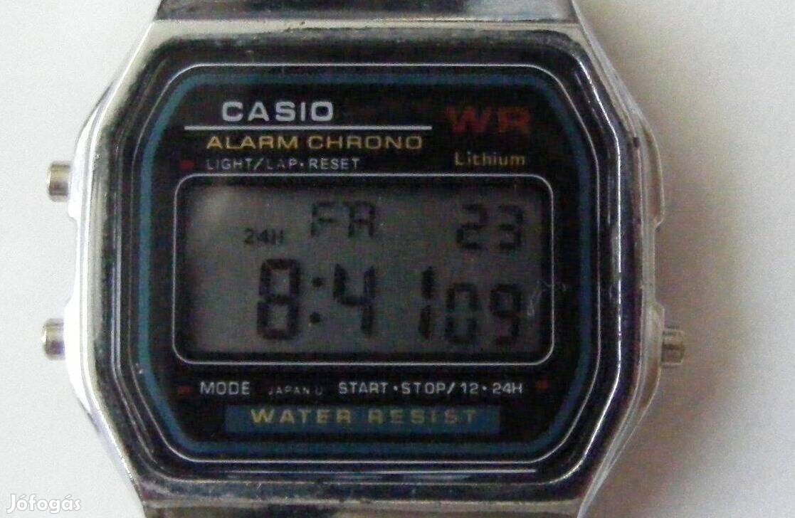 Elegáns férfi karóra. Casio