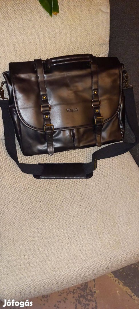 Elegáns férfi táska