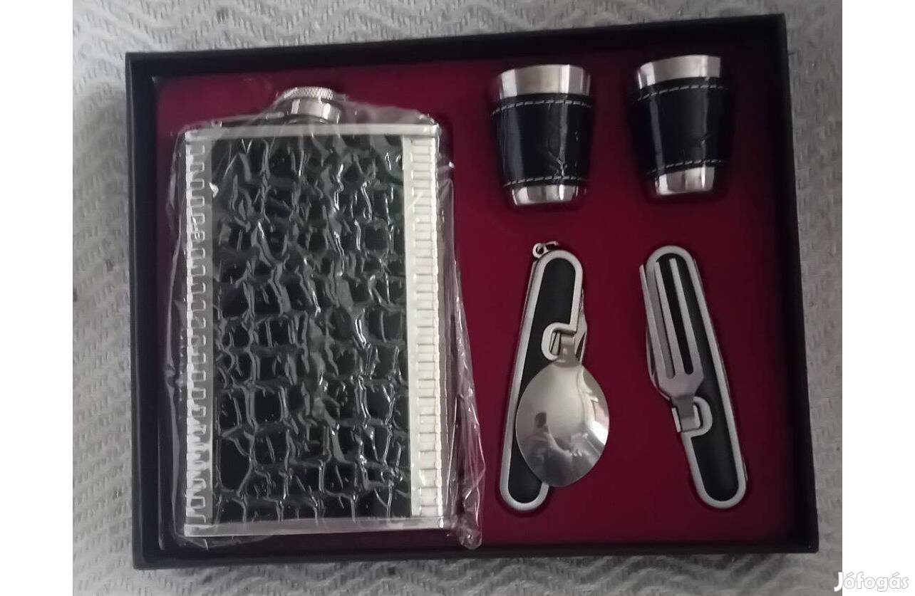 Elegáns,férfiaknak szánt ajándékszett doboz utazáshoz