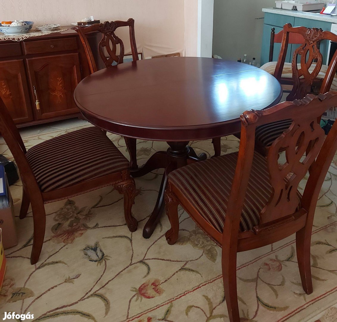 Elegáns kárpitozott szék