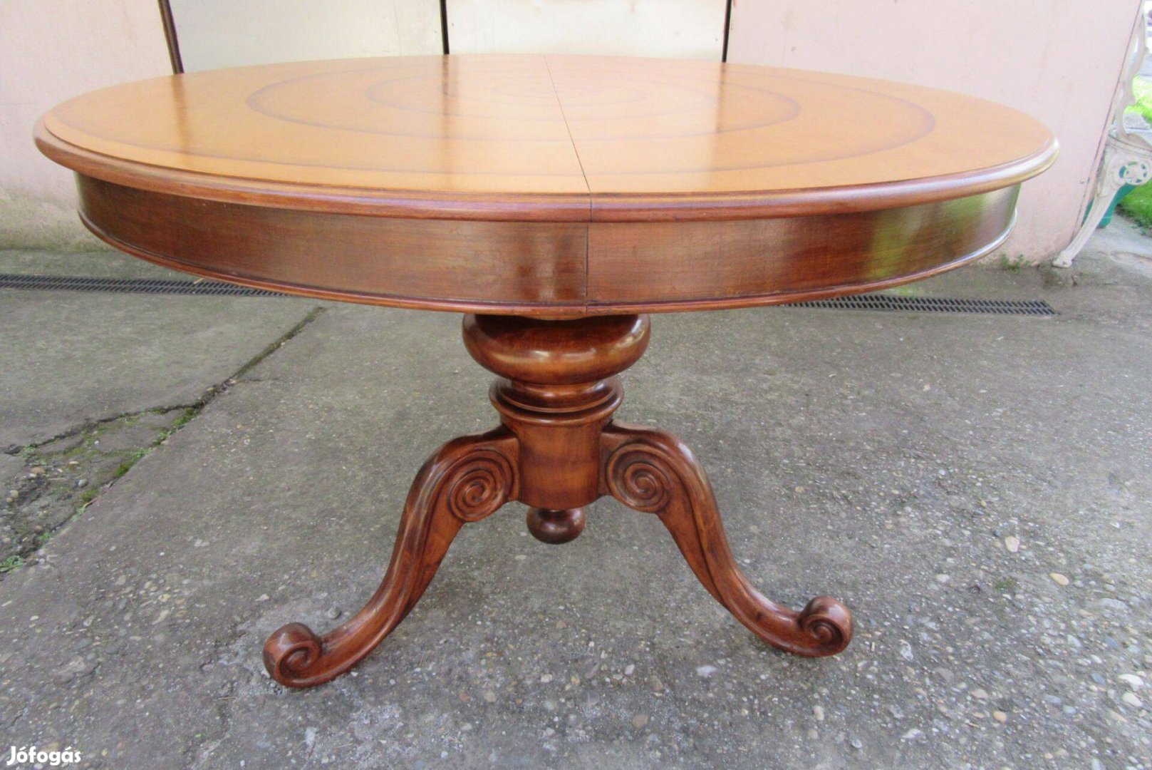Elegáns kerek bővithető étkezőasztal-asztal 118 cm széles