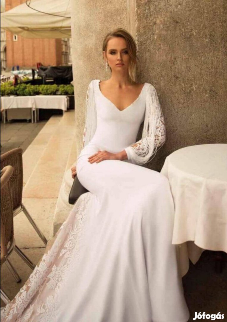 Elegáns menyasszonyi ruha