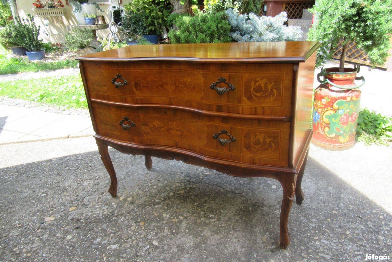 Elegáns neobarokk-chippendale 2 fiókos komód