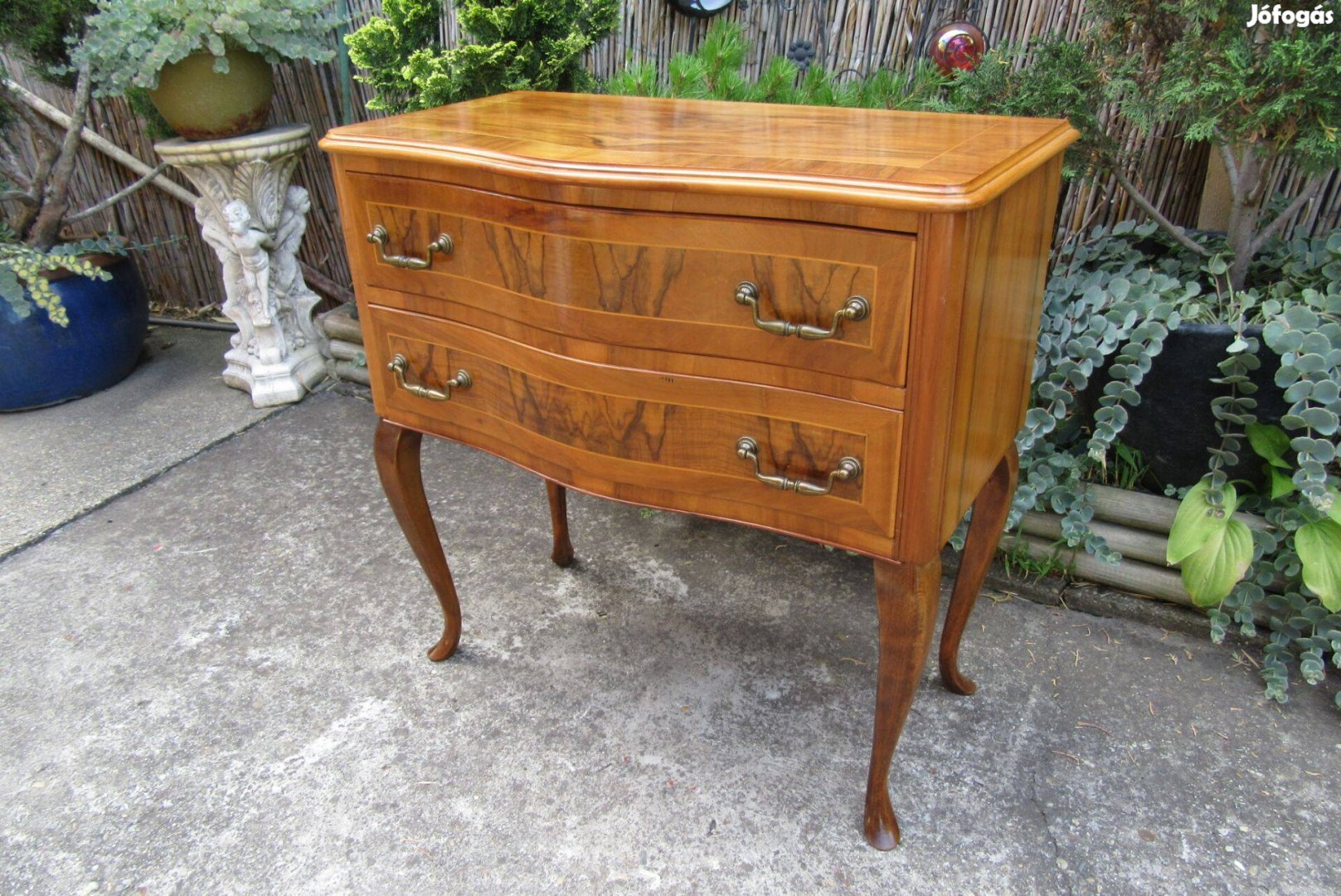 Elegáns neobarokk-chippendale 2 fiókos komód 70 cm széles (párja is va