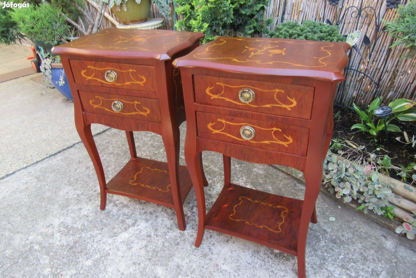 Elegáns neobarokk-chippendale 2 fiókos komód párban