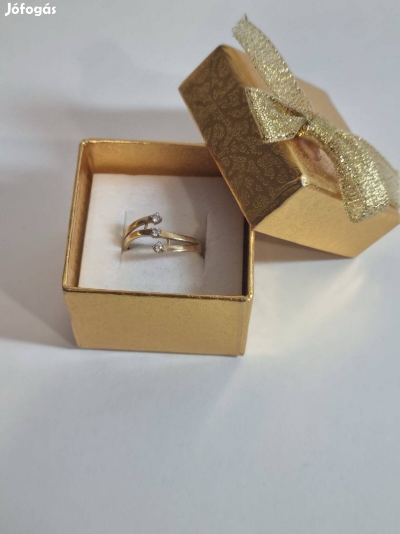 Elegáns női arany gyűrű