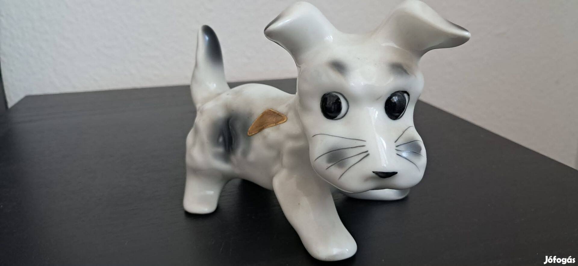 Elegáns porcelán kutya figura 15 cm