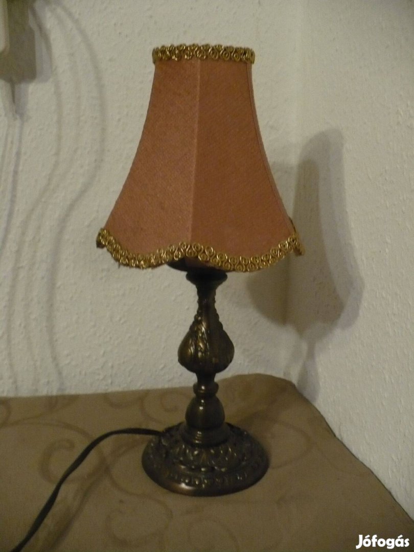 Elegáns réz asztali lámpa