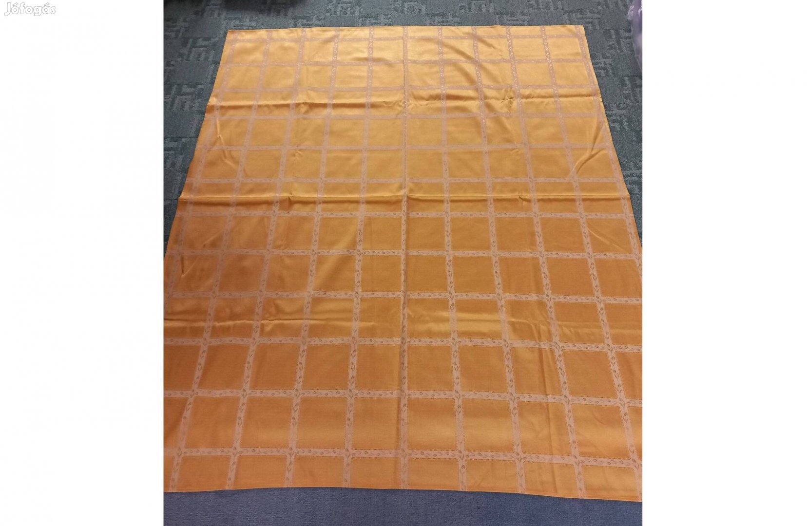 Elegáns sárga szatén terítő 130 x 155 cm - új