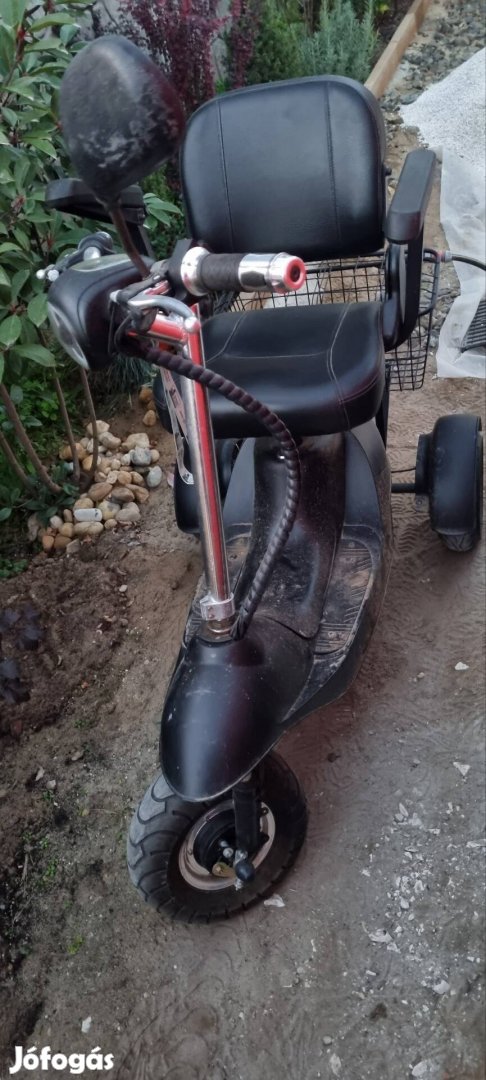 Elektromos 3 kerekű moped eladó