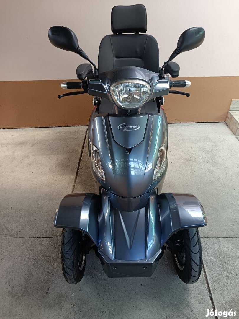 Elektromos 4 kerekű moped 