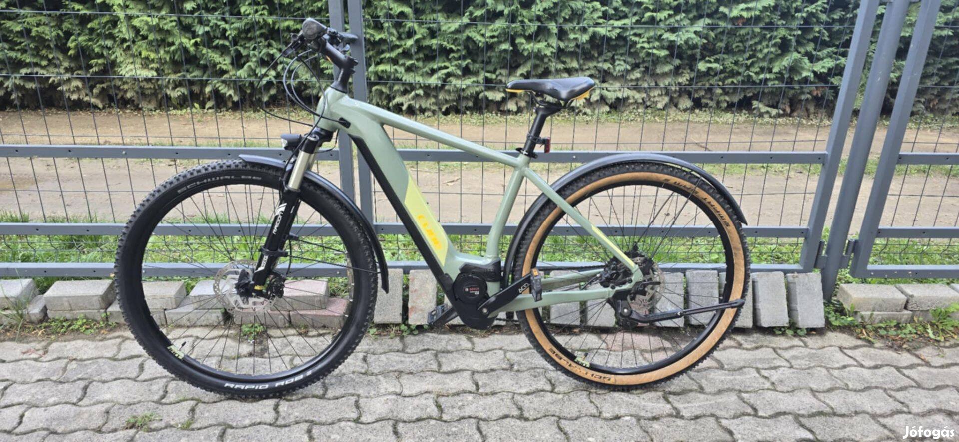 Elektromos Kerékpár Ebike Cube Cross Trekking/29"/625Wh/Bosch Cx4 85Nm