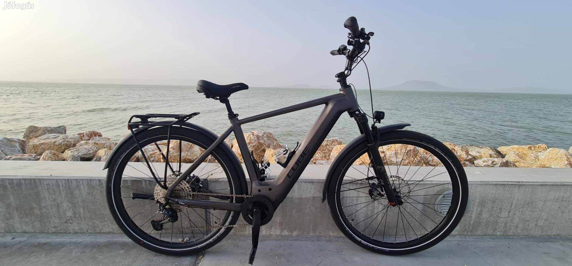 Elektromos Kerékpár Ebike Cube Trekking Smart/Full XT/750Wh/Fox/85Nm