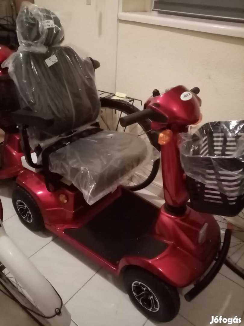 Elektromos MOPED 4 kerekű motor