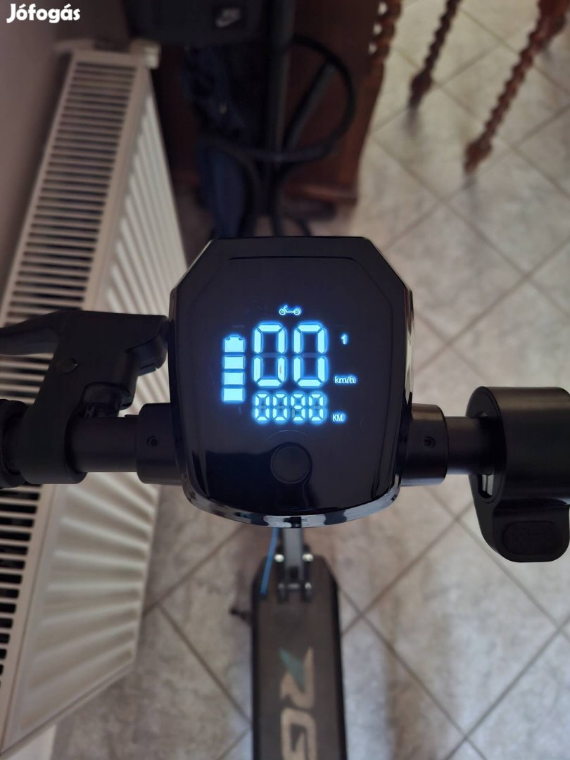 Elektromos Roller 25km