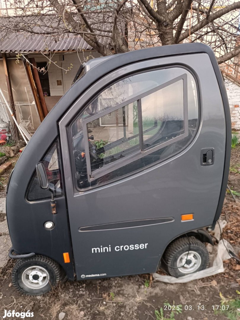 Elektromos, fűthető, kabinos moped. Mini Crosser M2 