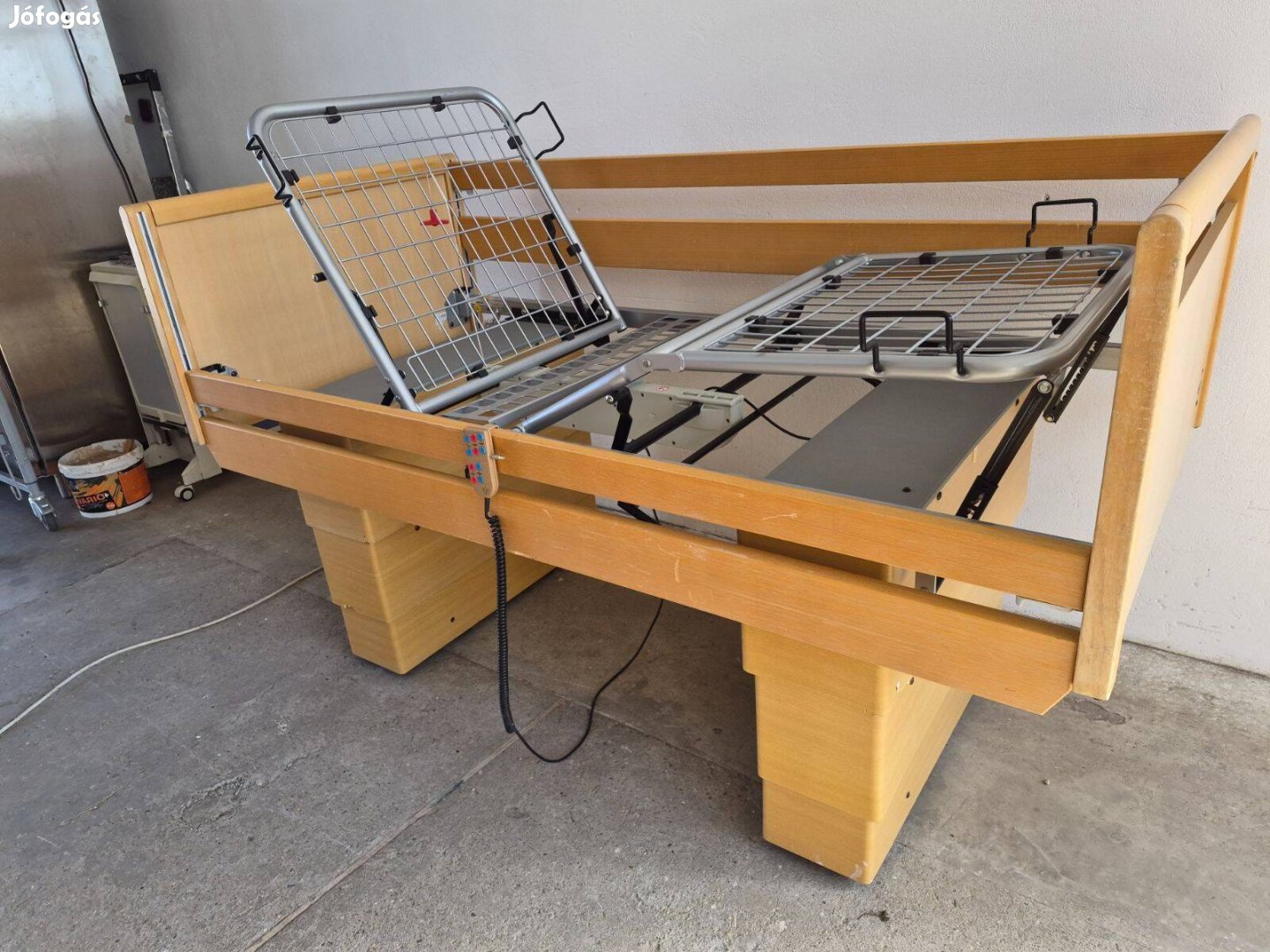 Elektromos betegágy - 3 funkciós - oldalrácsokkal Kód 8